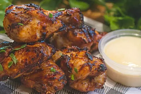 Honey Chilli Wings: sweet and spicy wings tossed in honey chilli sauce